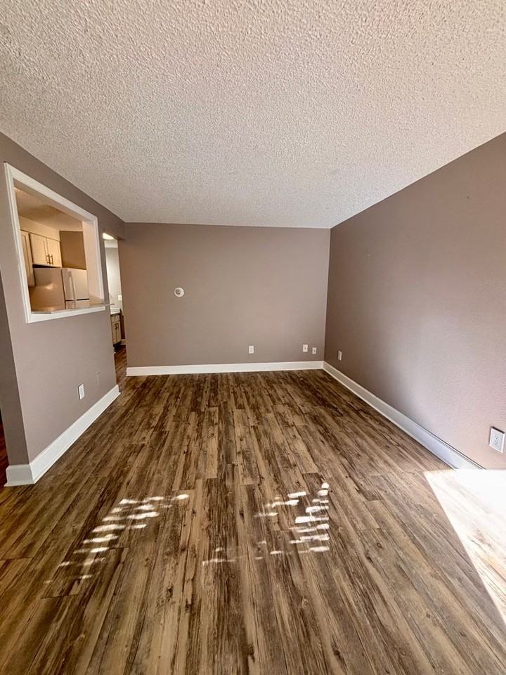 Beautifully Renovated Apartments - Photo 2 of 39