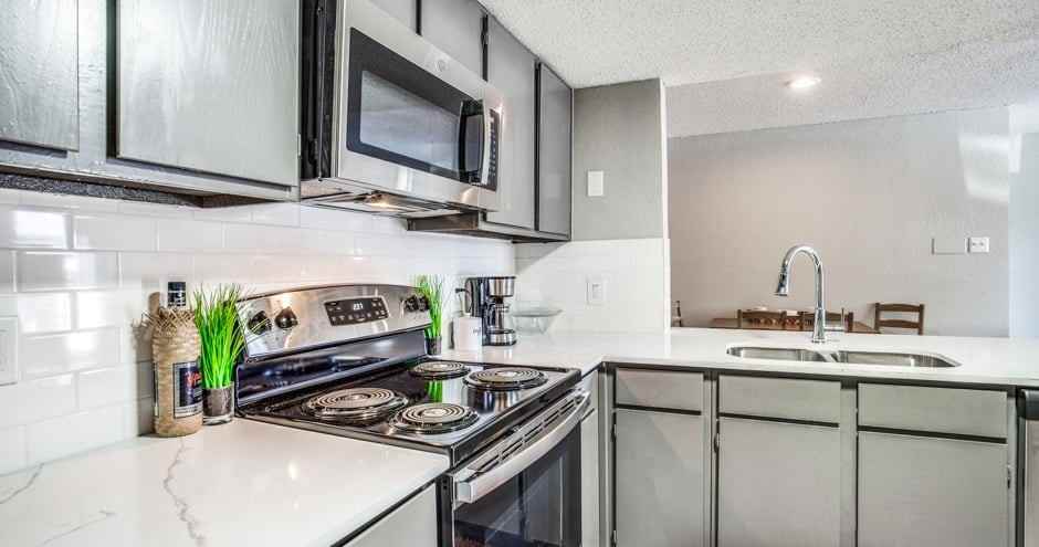 Preslee Apartments - Photo 2 of 38