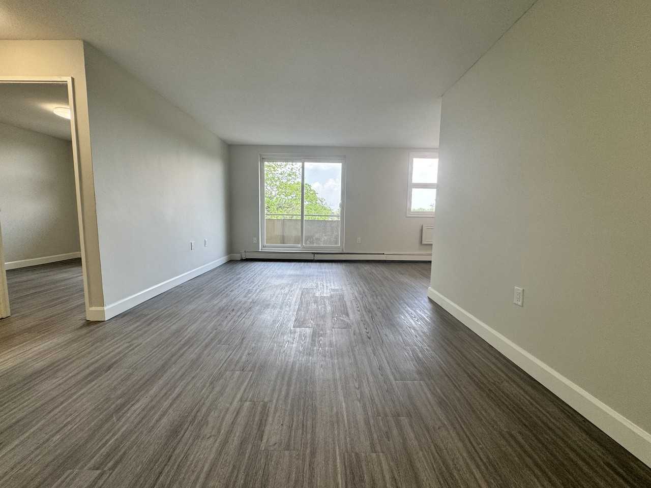 706- 200 London Road - Photo 3 of 9