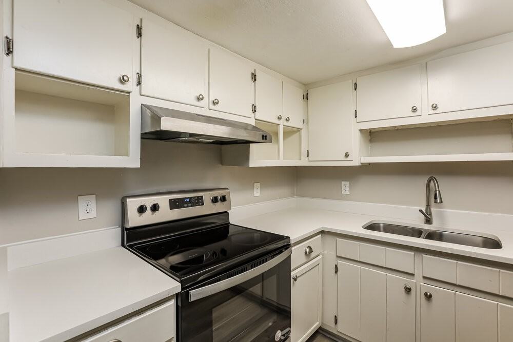 1398 Lakeview Pkwy - Photo 7 of 17