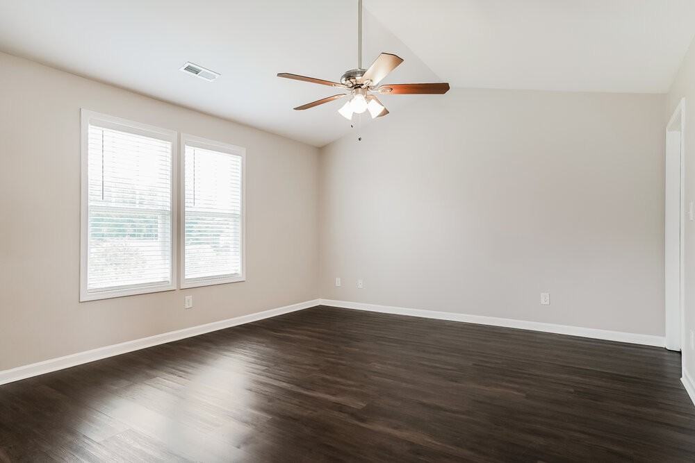 900 Sandyhill Rd - Photo 5 of 20