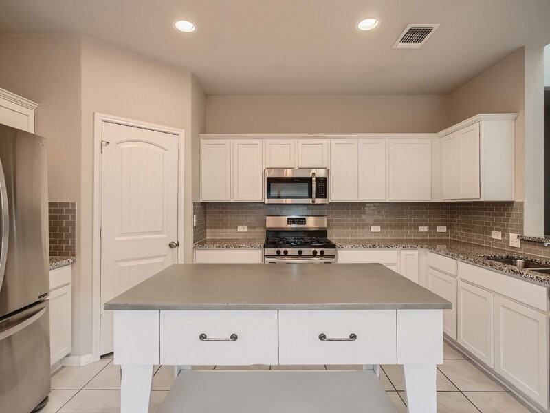 2016 Grow Ln - Photo 2 of 27