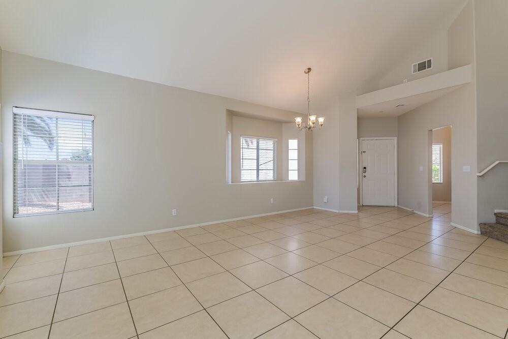 2642 Ridgewater Cir - Photo 6 of 17