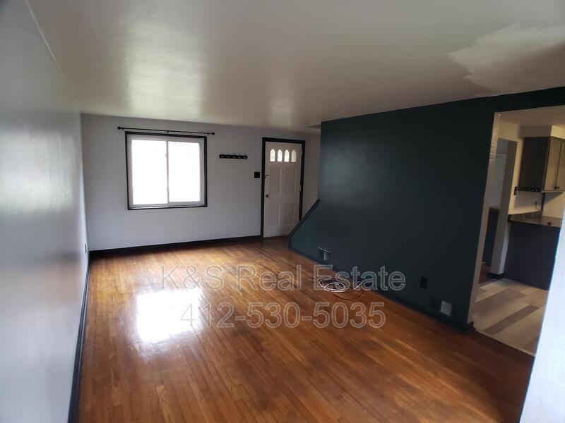 1112 Jacks Run Rd - Photo 2 of 10