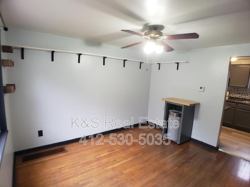 1112 Jacks Run Rd - Photo 4 of 10