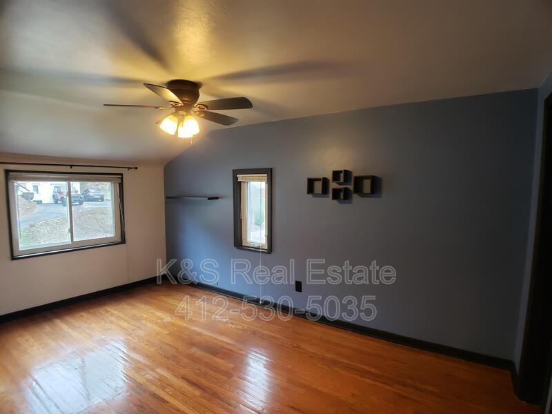 1112 Jacks Run Rd - Photo 6 of 10