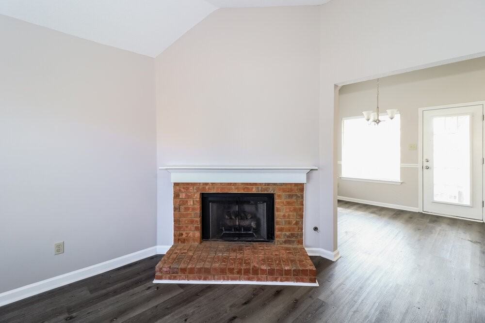 8399 Bridge Creek Dr - Photo 3 of 16