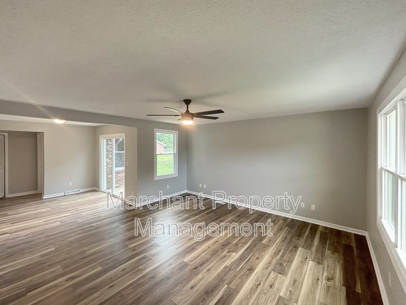 4702 Old Spartanburg Rd - Photo 4 of 18