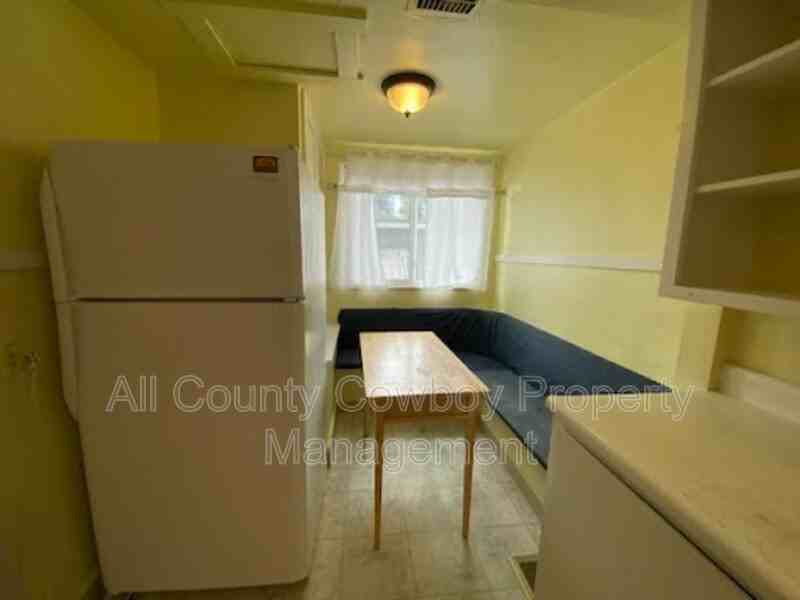 706 S 16th St - Photo 3 of 11