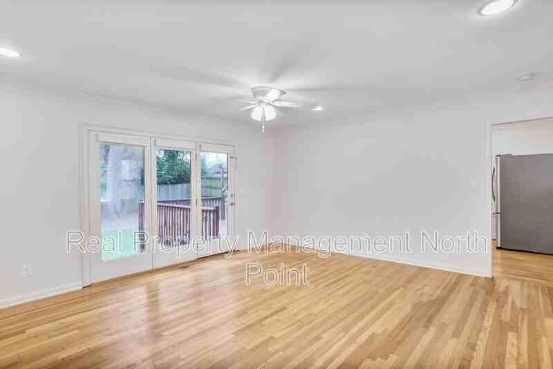 3659 Admiral Dr - Photo 2 of 25