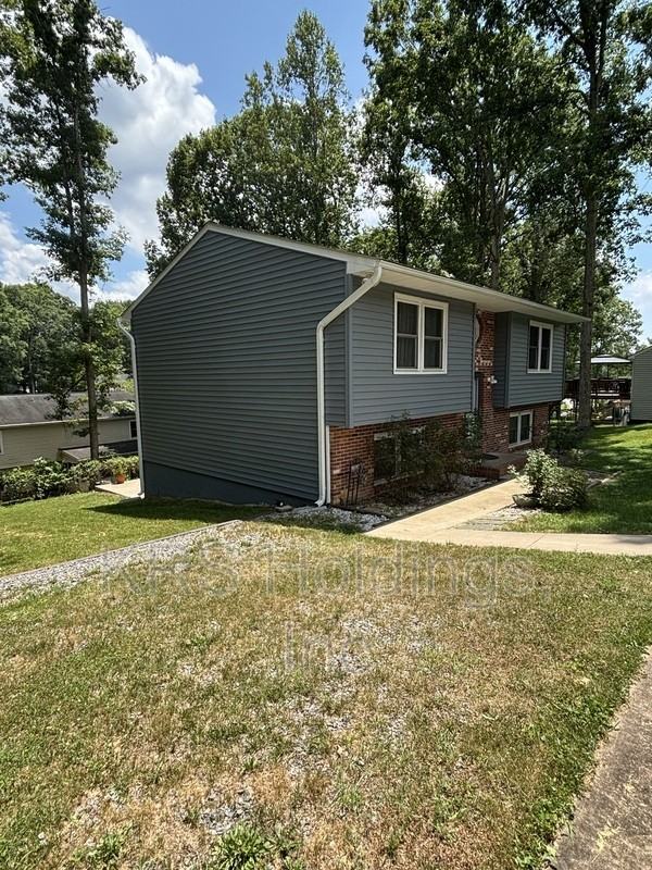 10407 Maguire Ct - Photo 3 of 27