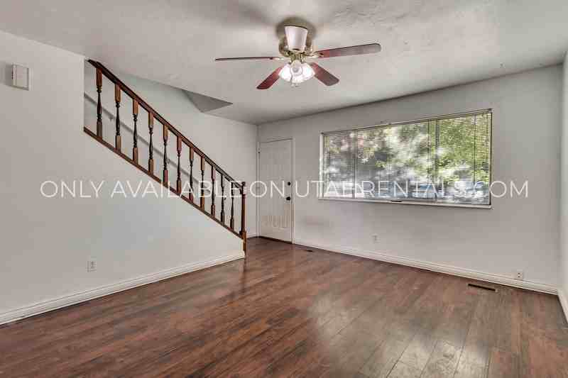 131 E St #5 - Photo 2 of 18