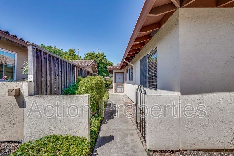 1662 Merriton Ct - Photo 2 of 46