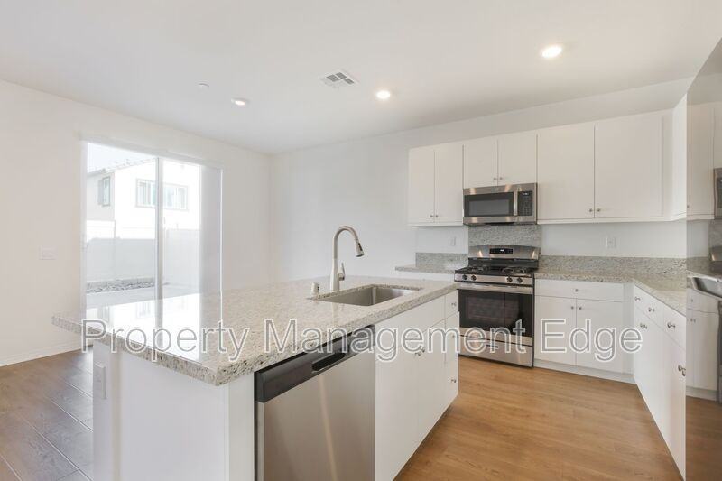 36644 Desert Tortoise Rd - Photo 4 of 23