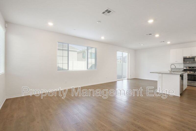 36644 Desert Tortoise Rd - Photo 6 of 23