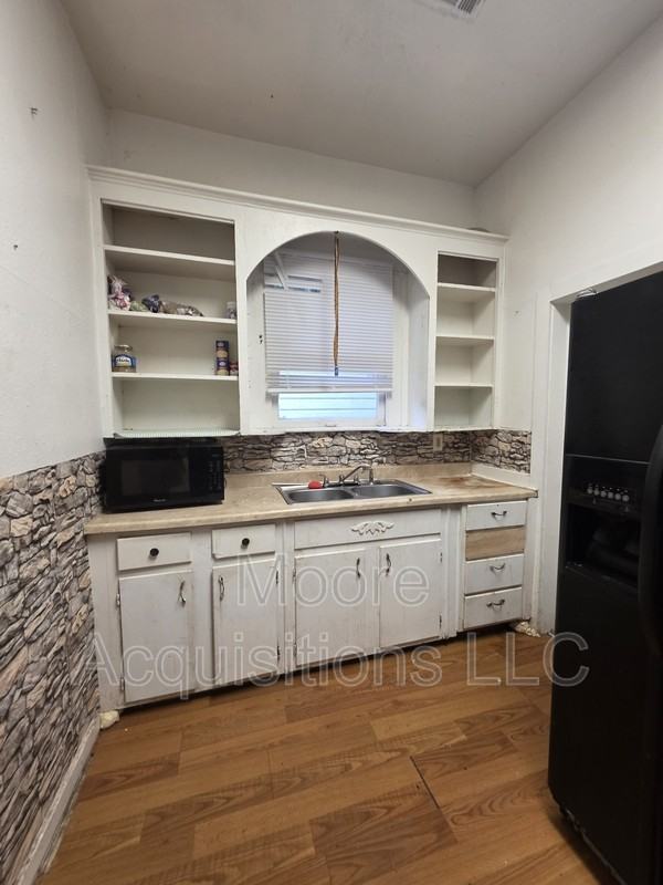 1410 E Chaffin St - Photo 3 of 5