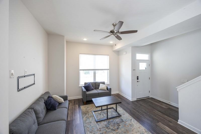 12101 Wade Park Ave - Photo 2 of 40