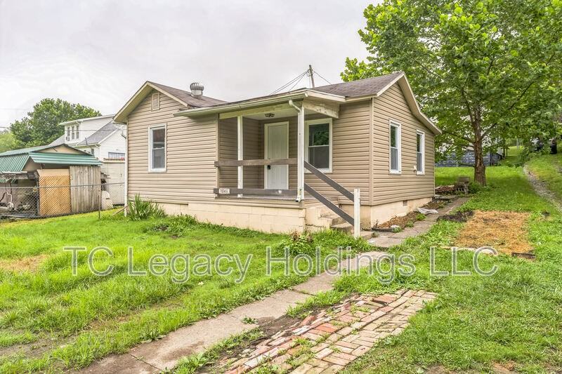 104 1/2 Railroad St - Photo 3 of 16