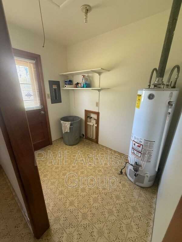 1327 Ne Winfield Ave - Photo 7 of 8