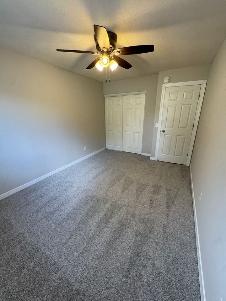 4510 Rhode Island - Photo 7 of 11