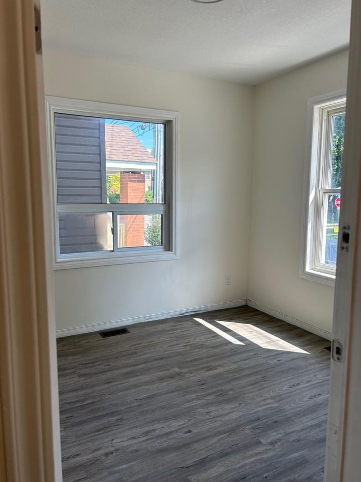 100 Neeve Street - Photo 5 of 9