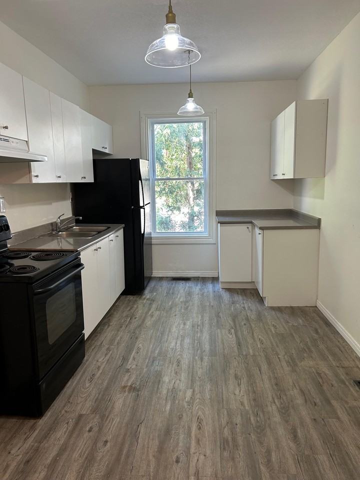 100 Neeve Street - Photo 3 of 9