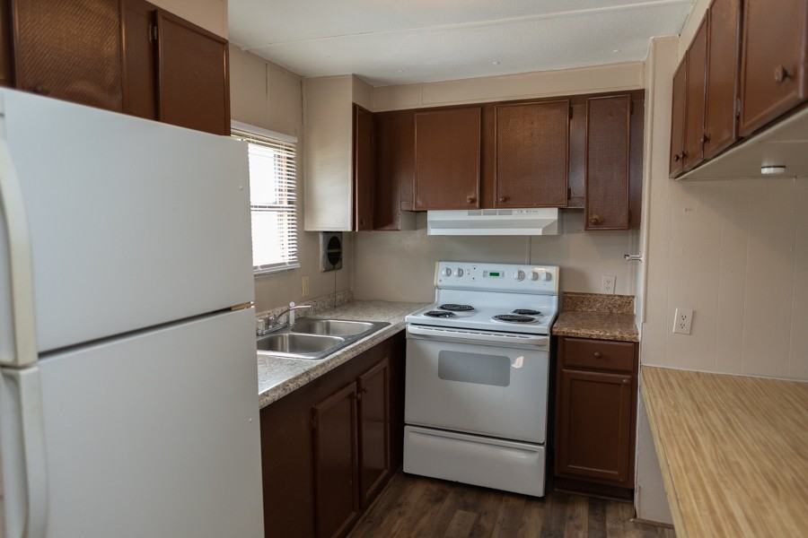 189- 4590 Luke Lane - Photo 2 of 10