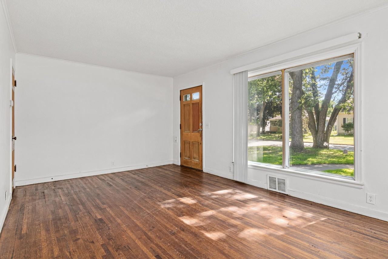 4011 Welcome - Photo 2 of 12