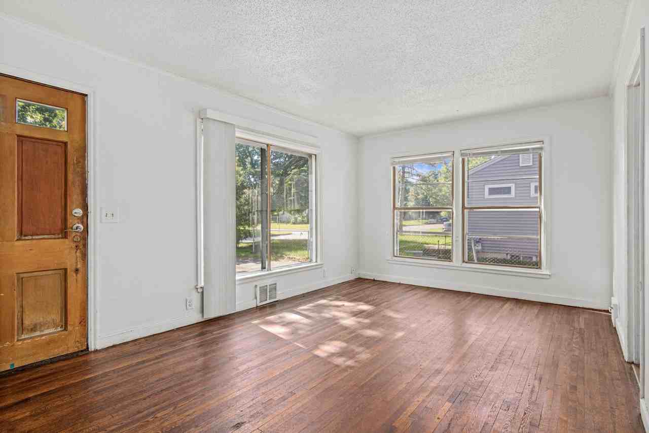 4011 Welcome - Photo 3 of 12