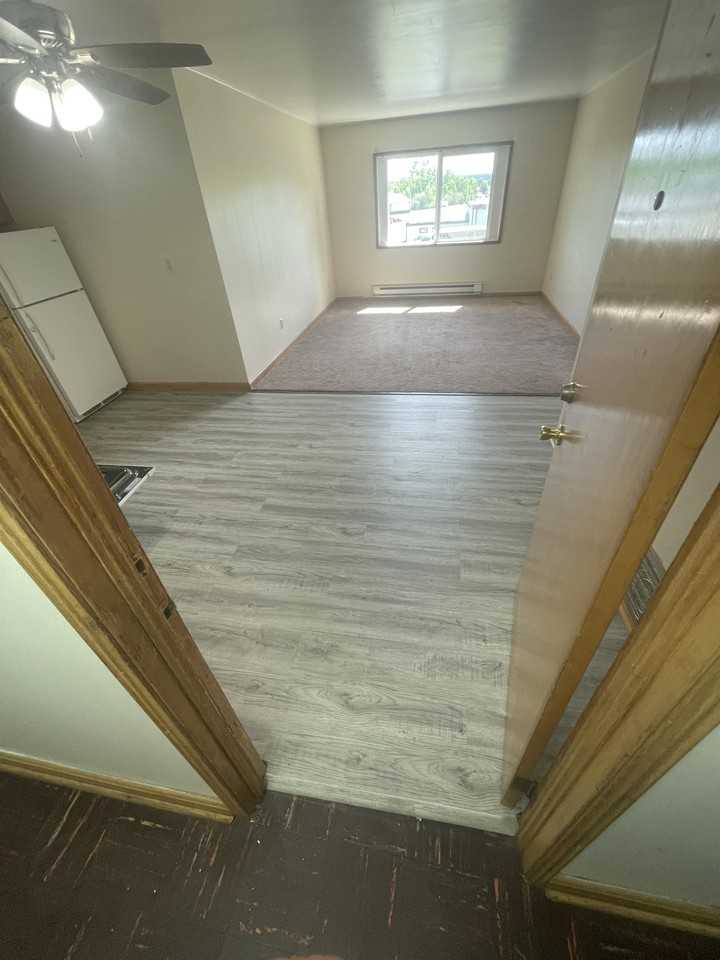 1325 9th. St. S. - Photo 2 of 18