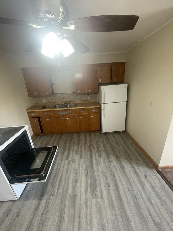 1325 9th. St. S. - Photo 3 of 18