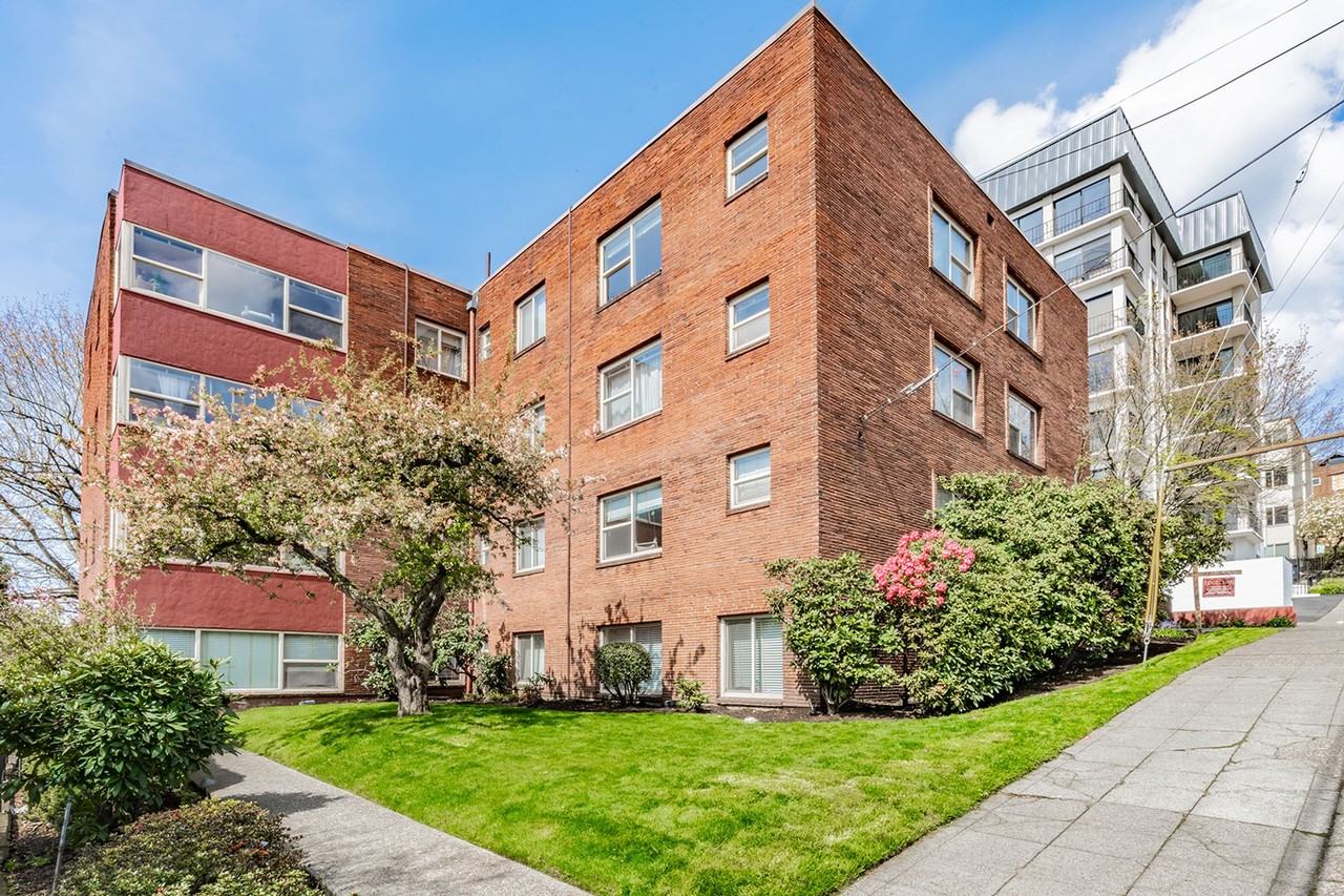 Edgecliff - Photo 3 of 6