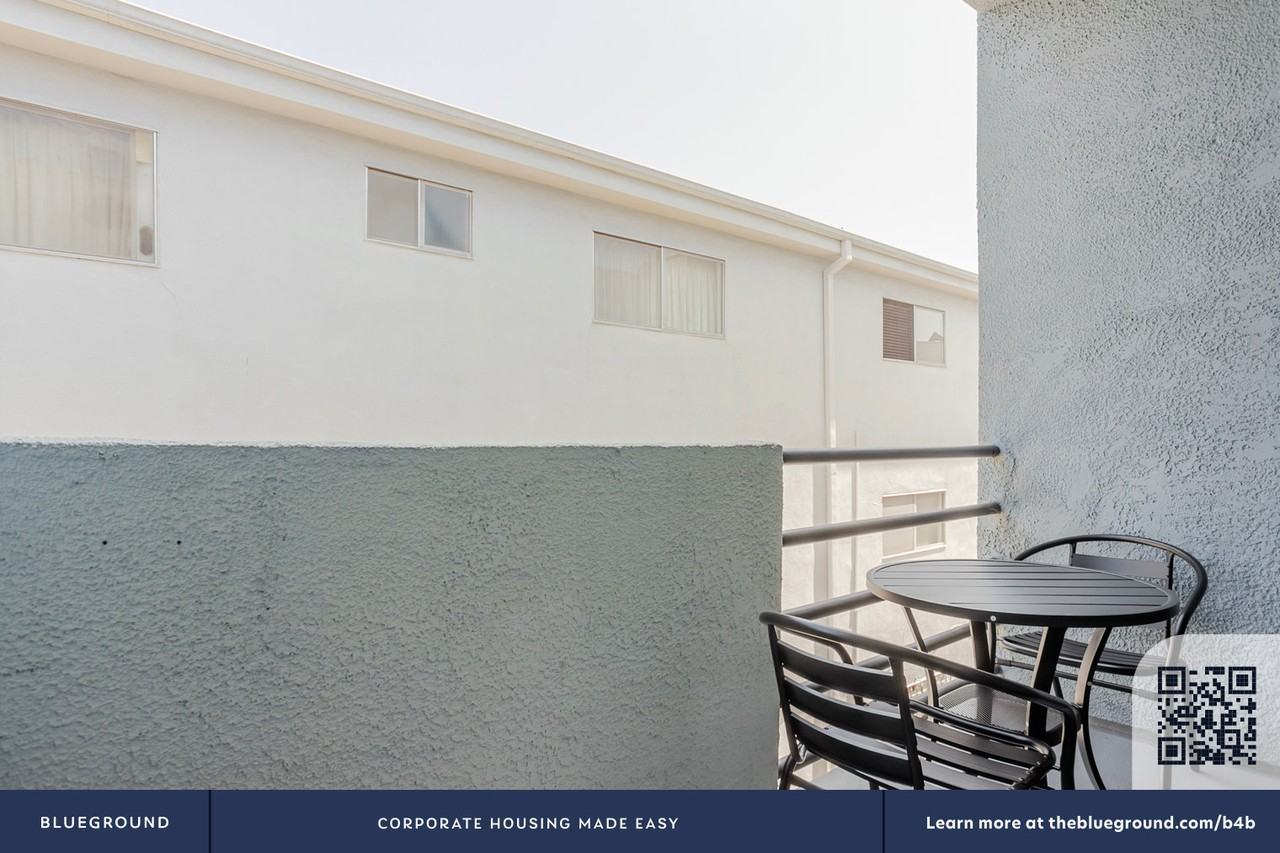 711 N Sweetzer Ave #1382 - Photo 6 of 26