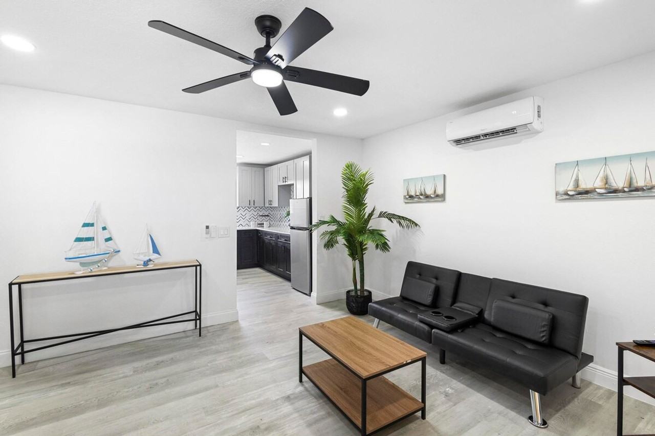 1882 Lake St #1094236P - Photo 2 of 24