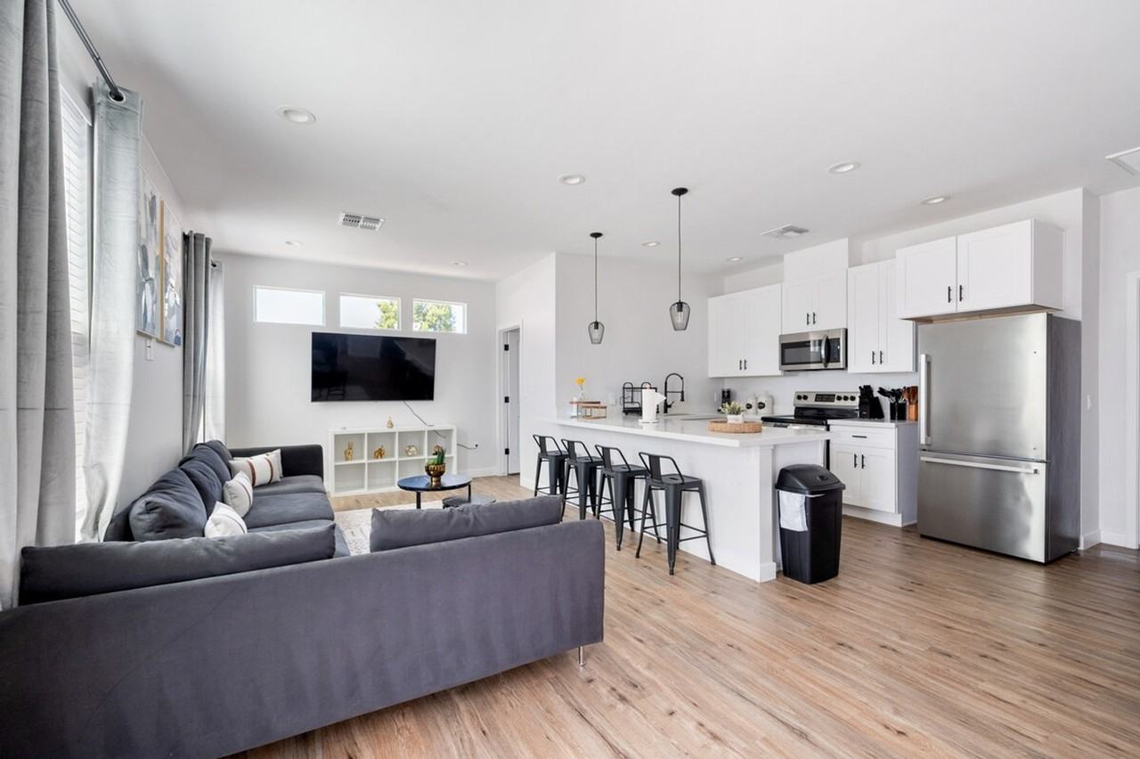 3806 E Polk St #1244297P - Photo 5 of 31