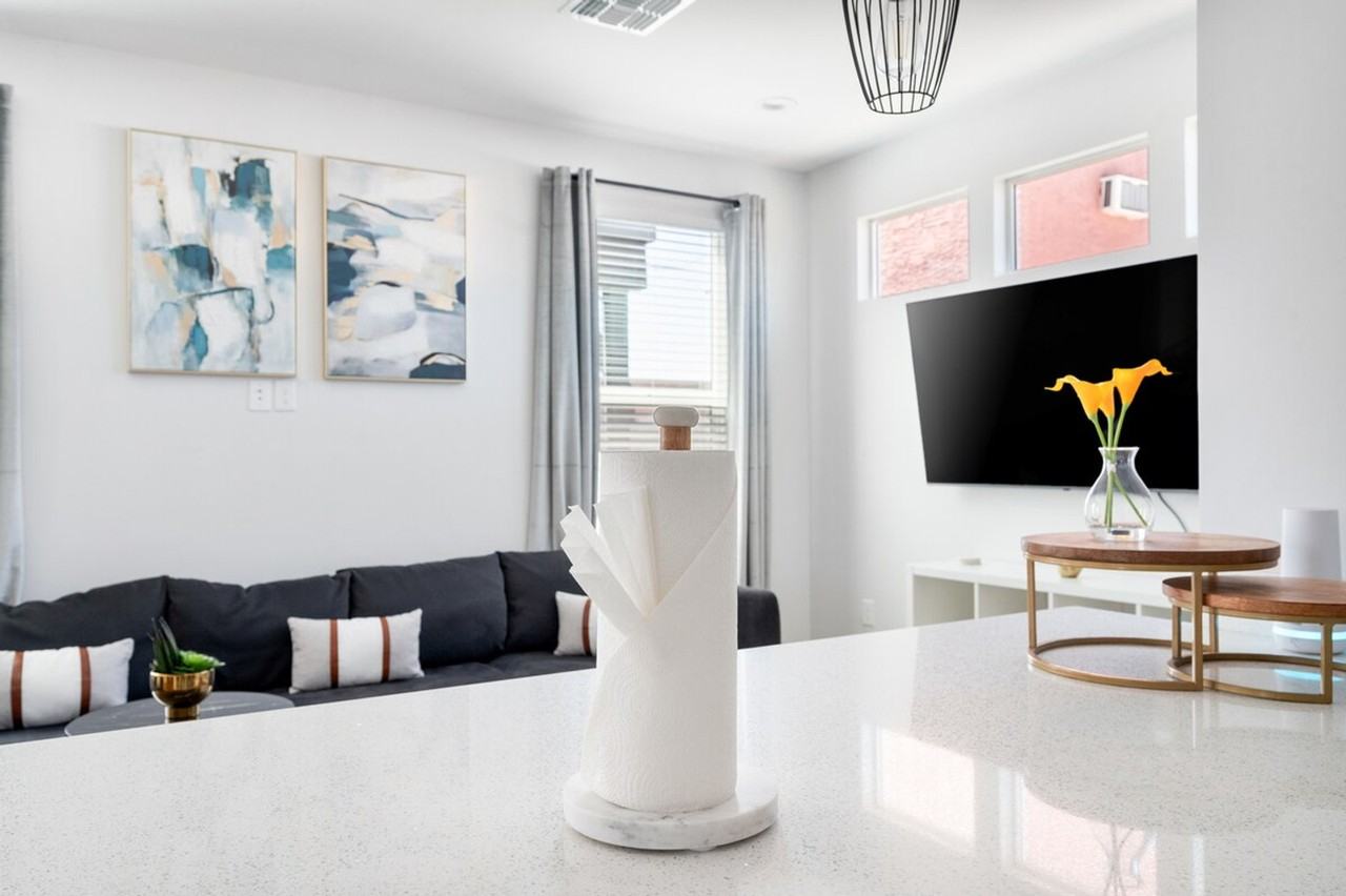 3806 E Polk St #1244297P - Photo 6 of 31