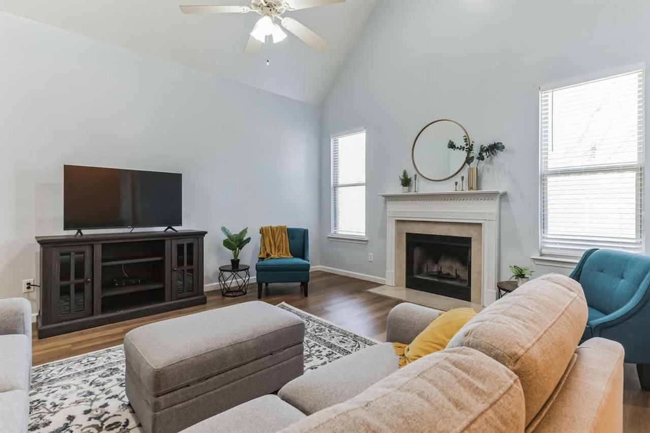 15881 Elaine Ct #1250617P - Photo 2 of 41