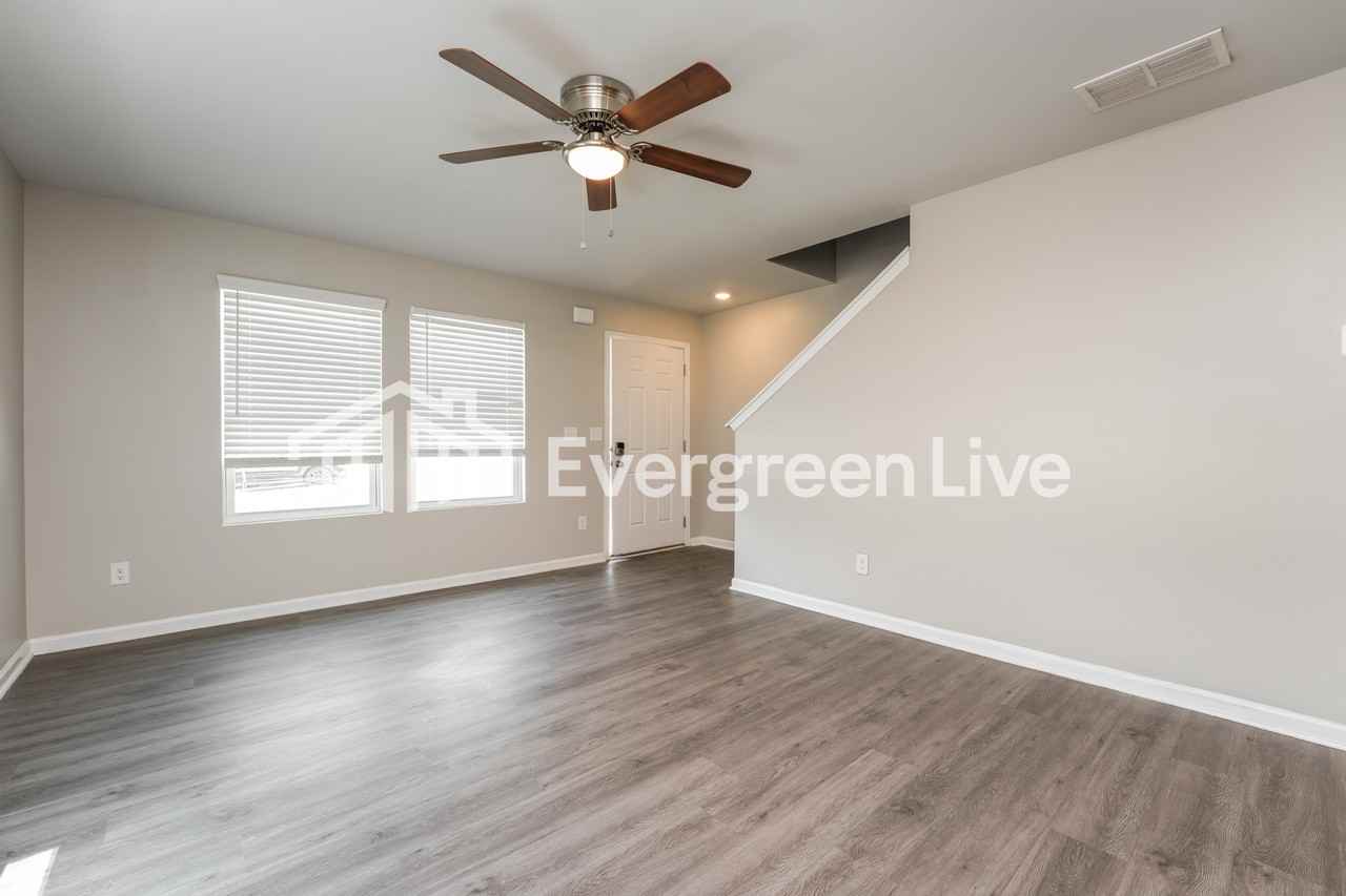 617 Stevens Pl - Photo 2 of 15