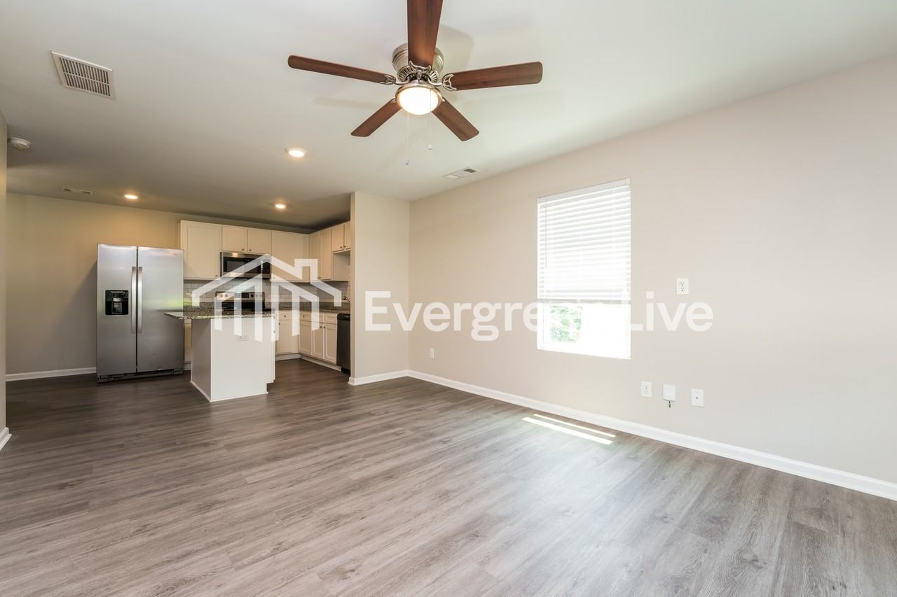 617 Stevens Pl - Photo 3 of 15