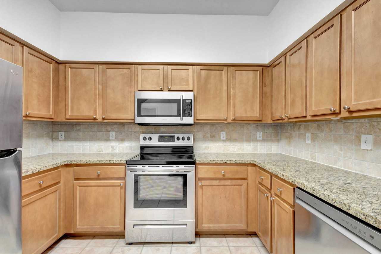 826 Dakota Drive - Photo 3 of 31