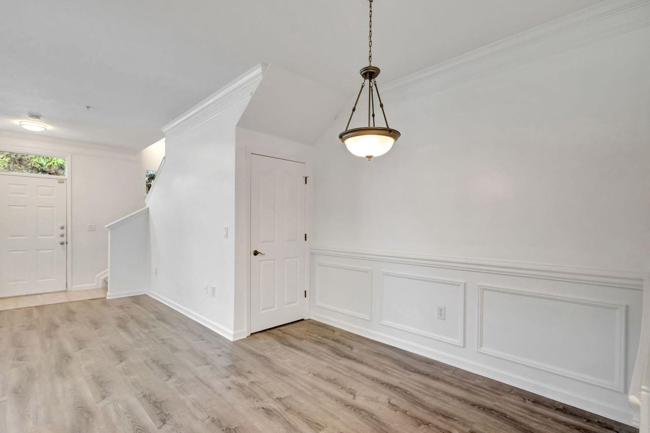 826 Dakota Drive - Photo 4 of 31