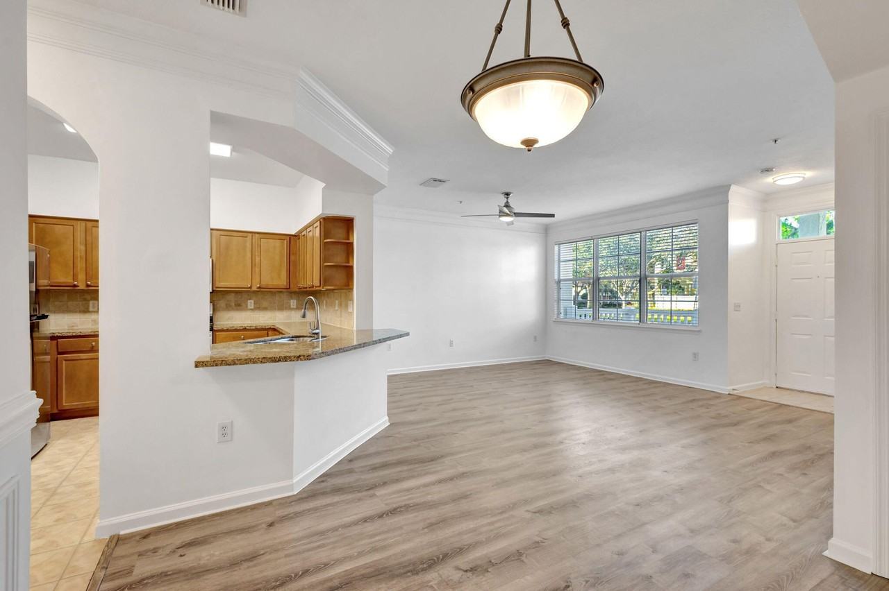 826 Dakota Drive - Photo 6 of 31