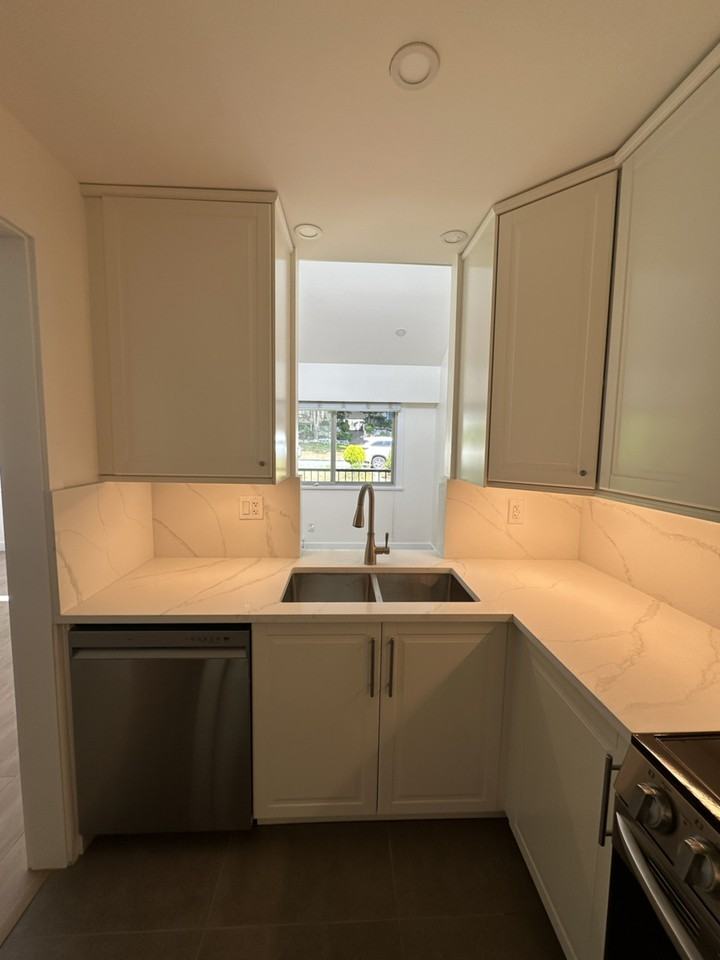 333 5 St E - Photo 2 of 9