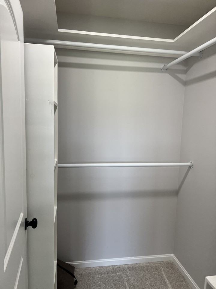 220 Meadowcrest Drive - Photo 2 of 23