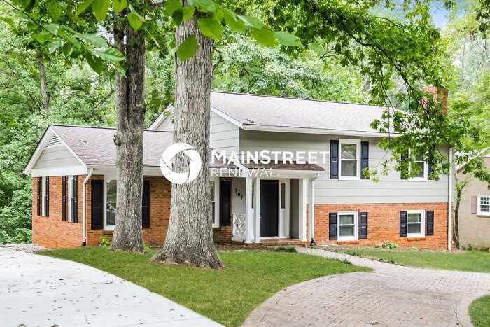 307 Pendleton Dr - Photo 2 of 18