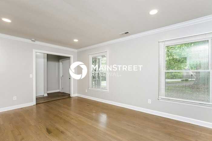 307 Pendleton Dr - Photo 3 of 18