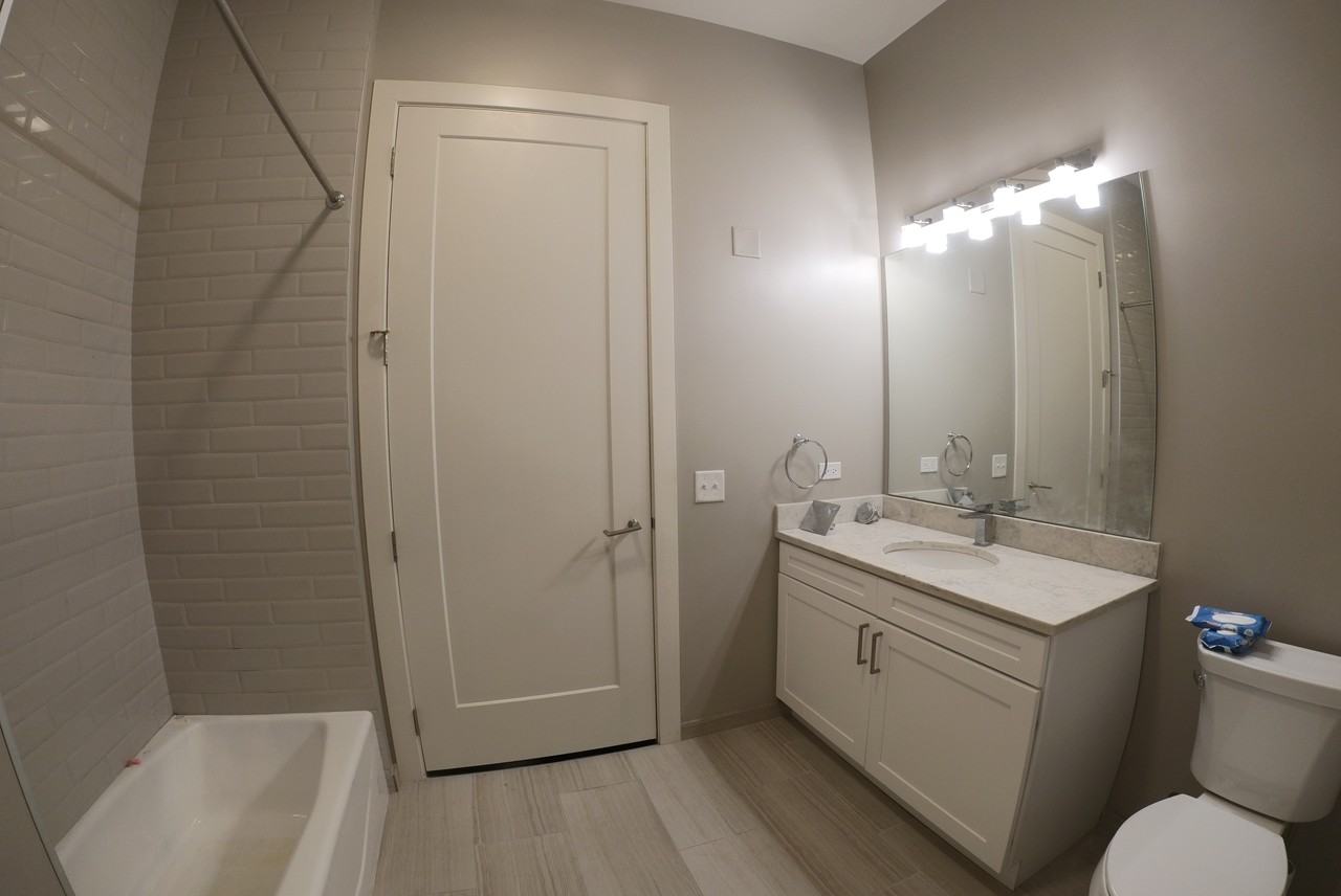 2050 North Clark Street #408 - Photo 2 of 14