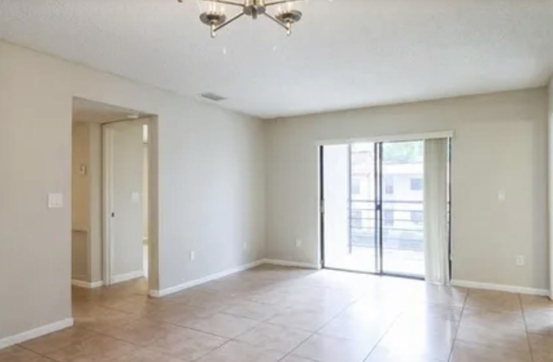 905 Northeast 209th Street - Photo 4 of 16