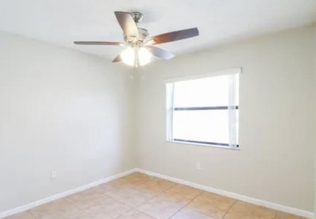 905 Northeast 209th Street - Photo 7 of 16