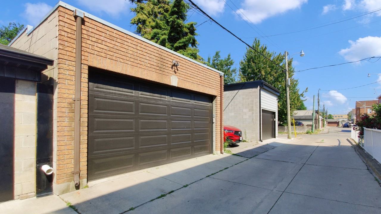 449a Brock Avenue - Photo 3 of 23